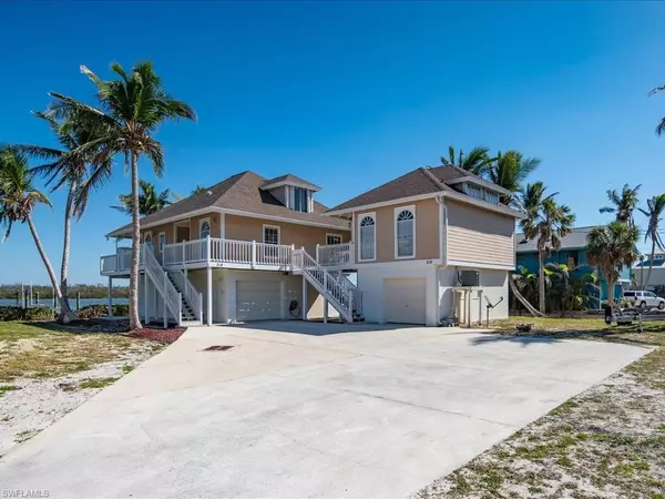 Fort Myers Beach, FL 33931,218 Anchorage ST