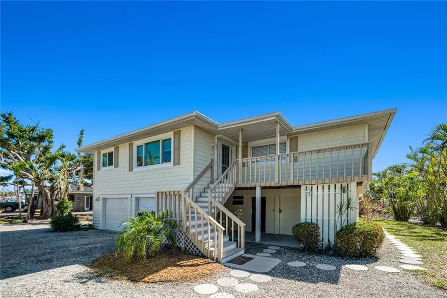 617 E Rocks DR, Sanibel, FL 33957