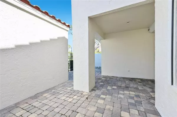 Naples, FL 34108,829 Reef Point CIR #46