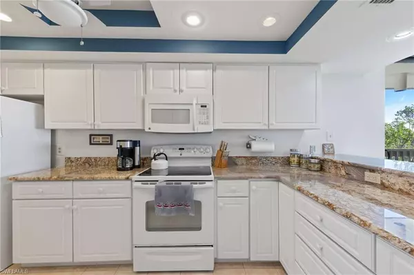 Sanibel, FL 33957,303 Periwinkle WAY #221