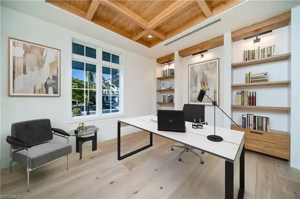 Naples, FL 34102,508 16th AVE S