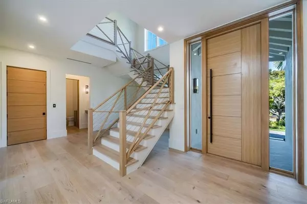 Naples, FL 34102,508 16th AVE S