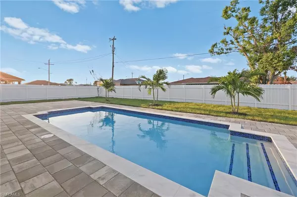 Cape Coral, FL 33990,922 SE 6th ST