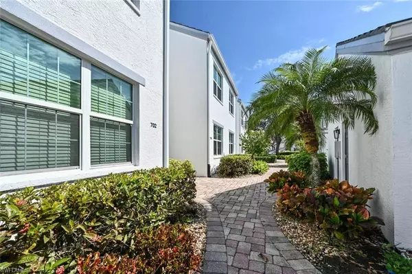 Naples, FL 34110,5954 Sand Wedge LN #702