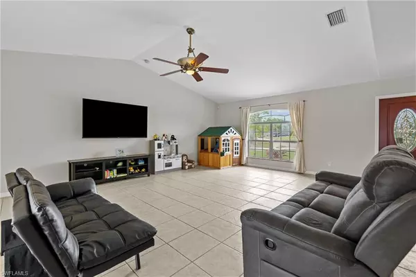 Fort Myers, FL 33905,3737 Trent ST