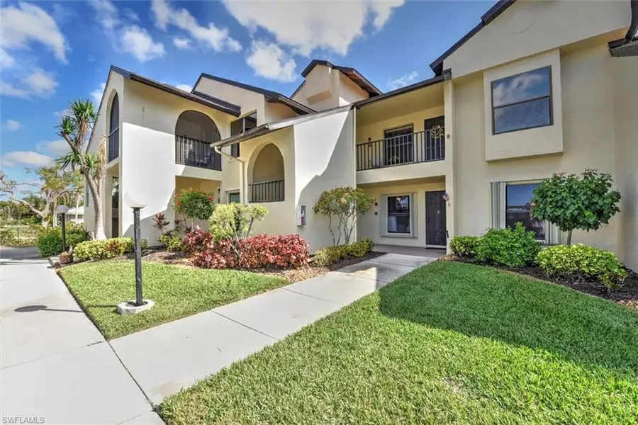 8366 Charter Club CIR #8, Fort Myers, FL 33919