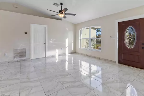 5251 Confederate DR, Naples, FL 34113