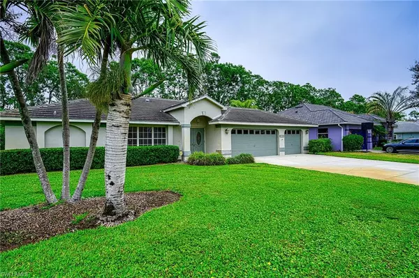 Naples, FL 34104,528 Henley DR