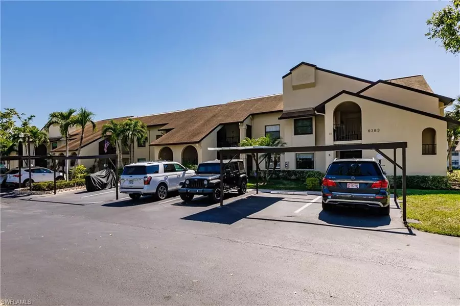 8383 Charter Club CIR #8, Fort Myers, FL 33919