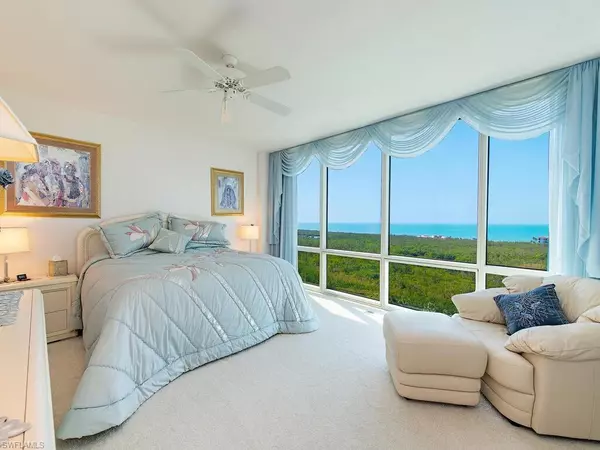 Naples, FL 34108,7515 Pelican Bay BLVD #15C