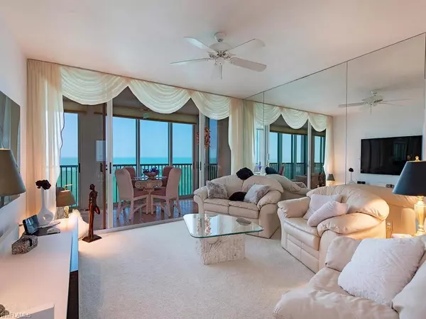 Naples, FL 34108,7515 Pelican Bay BLVD #15C