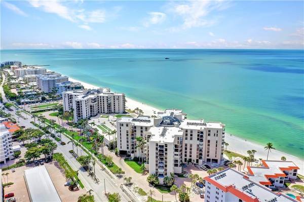 3215 Gulf Shore BLVD N #PH-6N, Naples, FL 34103