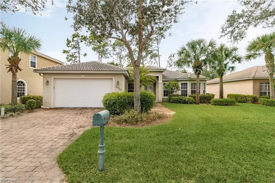 3915 Aurora CT, Naples, FL 34116