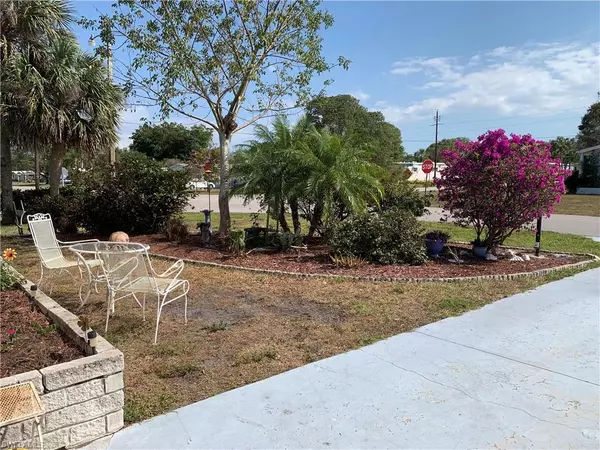 Naples, FL 34114,201 Sugar Loaf LN #152