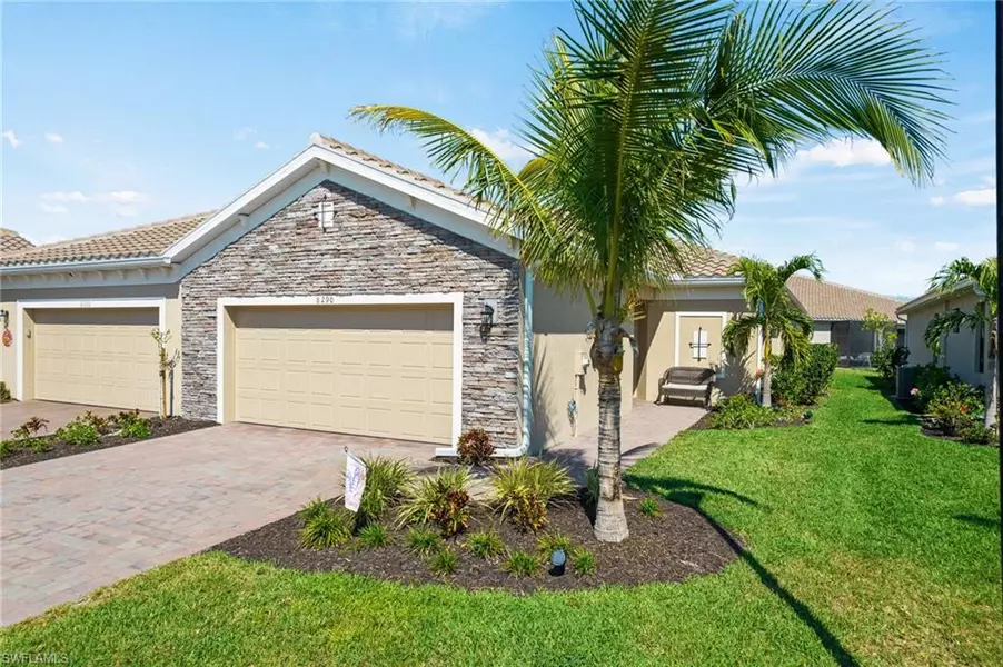 8290 Venetian Pointe DR, Fort Myers, FL 33908