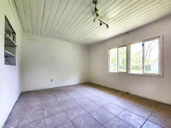 Palatka, FL 32177,2713 SILVER LAKE DR