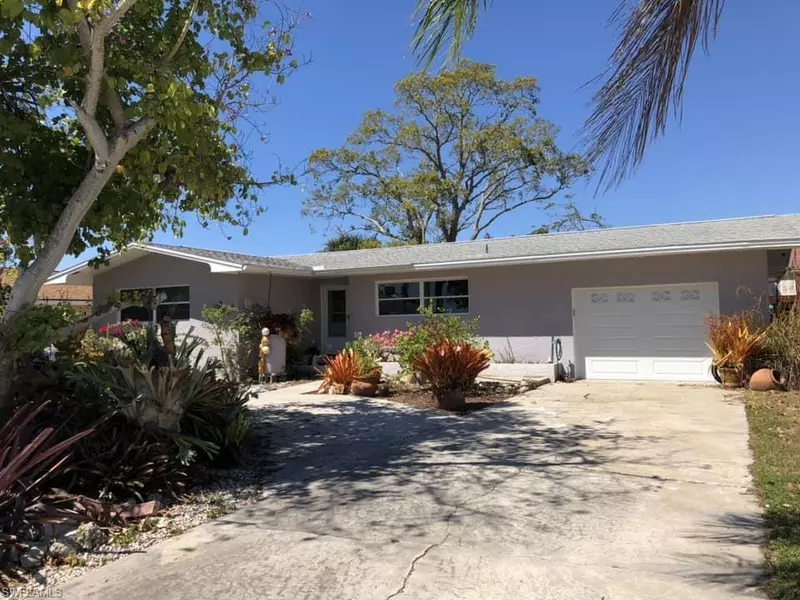 391 Washington CT, Fort Myers Beach, FL 33931