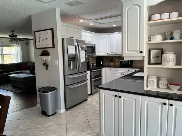Cape Coral, FL 33990,1032 SE 20th AVE