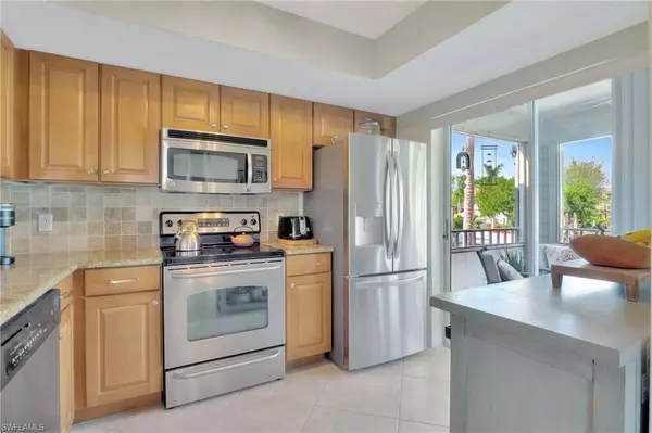 Naples, FL 34110,523 Club Side DR #523