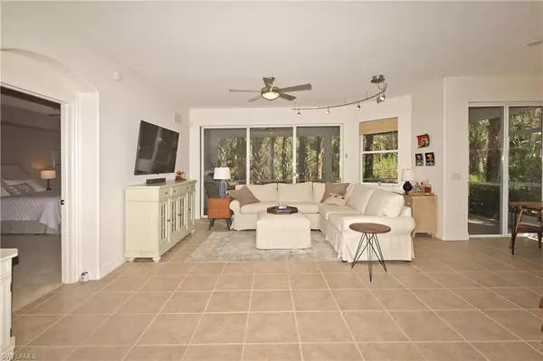 Naples, FL 34119,2012 Tarpon Bay DR N #102