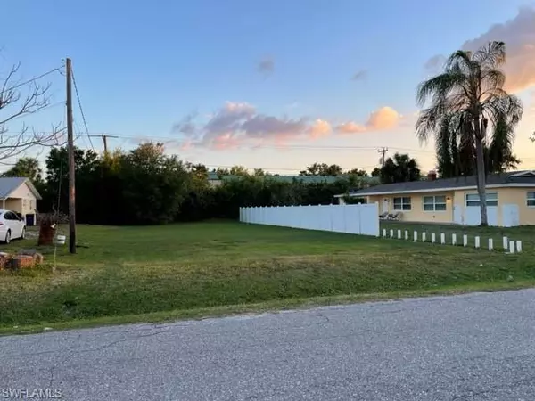 Fort Myers, FL 33905,12641 1st ST