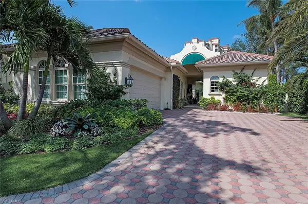 8201 Via Vecchia, Naples, FL 34108