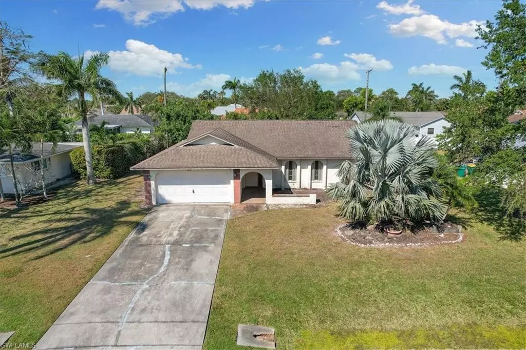 Naples, FL 34110,139 Coral Vine DR