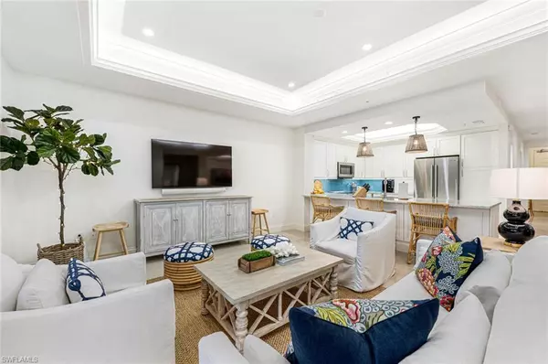 Naples, FL 34102,411 6th ST S #202