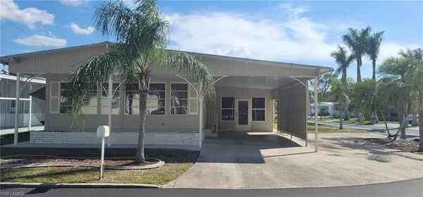 392 Santa Fe TRL, North Fort Myers, FL 33917