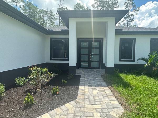 616 Monroe AVE, Lehigh Acres, FL 33972