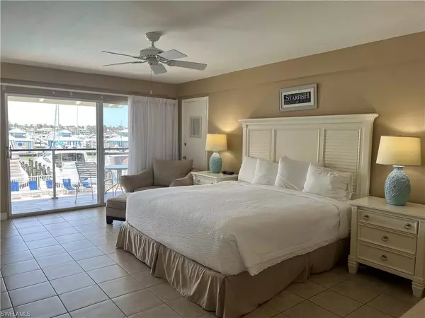 Naples, FL 34102,900 Broad AVE S #243