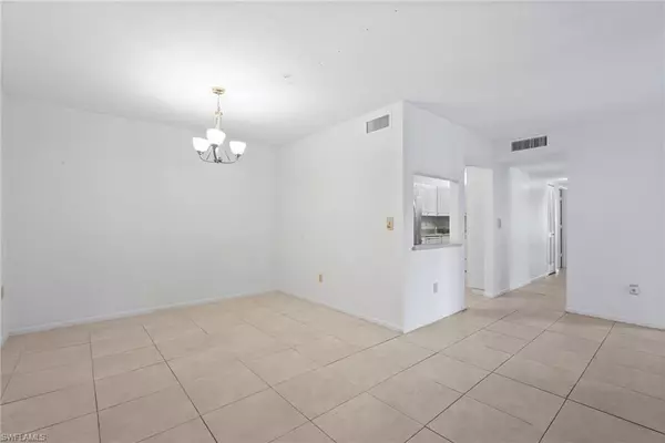 4661 Lakeside Club BLVD #12, Fort Myers, FL 33905