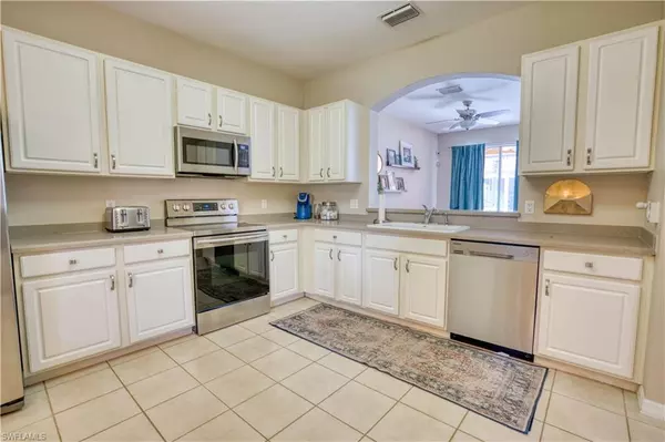 Estero, FL 33928,9700 Foxhall WAY #4