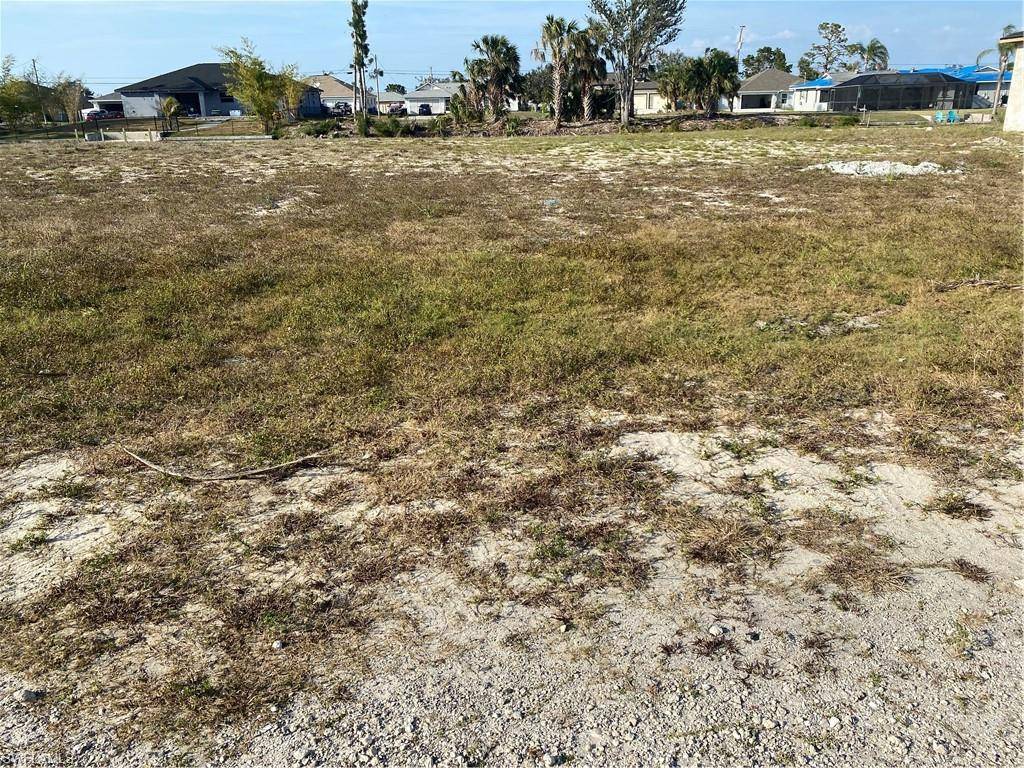 Cape Coral, FL 33991,629 SW 13th ST