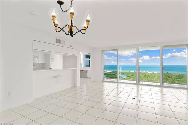 Naples, FL 34108,6101 Pelican Bay BLVD #1805