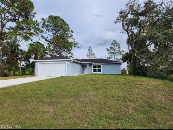 5051 NE Tradewinds CIR, Labelle, FL 33935