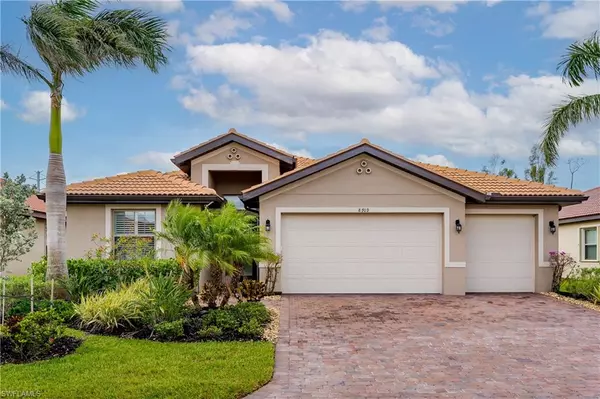 8709 Westwood Oaks PL, Fort Myers, FL 33908