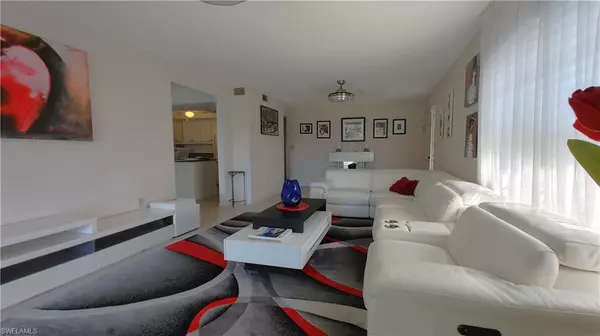 Naples, FL 34103,3300 Binnacle DR #206