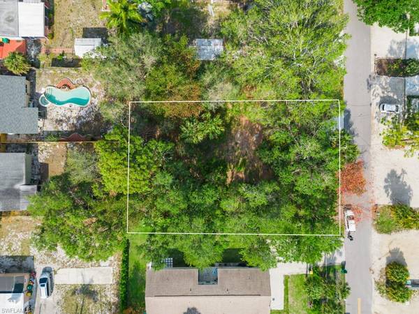 3054 Coco AVE, Naples, FL 34112