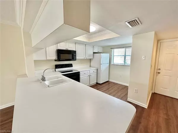 Naples, FL 34110,138 Cypress WAY E #5