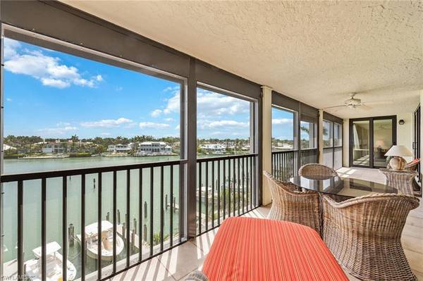 2400 Gulf Shore BLVD N #404, Naples, FL 34103