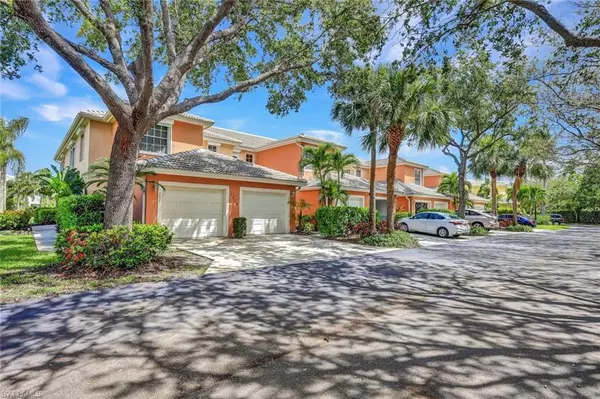 Naples, FL 34110,1278 Sweetwater LN #201