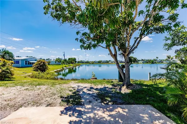 North Fort Myers, FL 33917,3062 Artesian LN