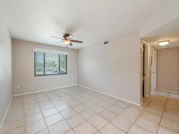 Naples, FL 34104,1410 Green Valley CIR #903