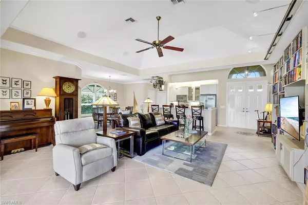 Naples, FL 34119,4383 Pomarine CT