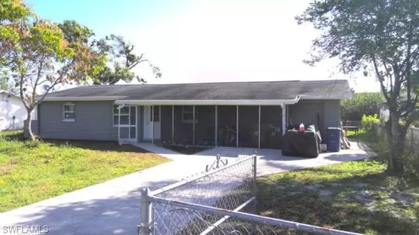 135 Schneider DR, Fort Myers, FL 33905