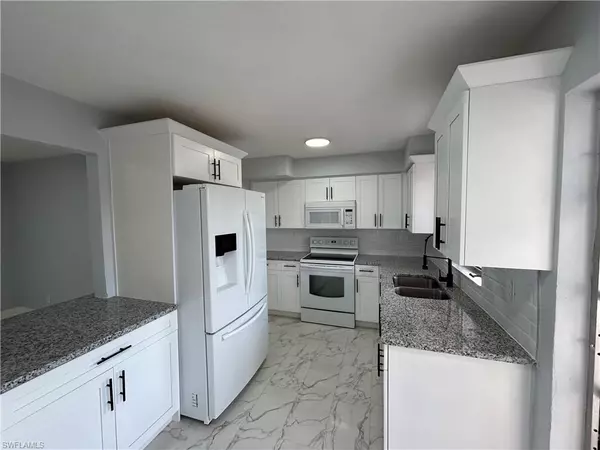 224 SE 43rd LN, Cape Coral, FL 33904