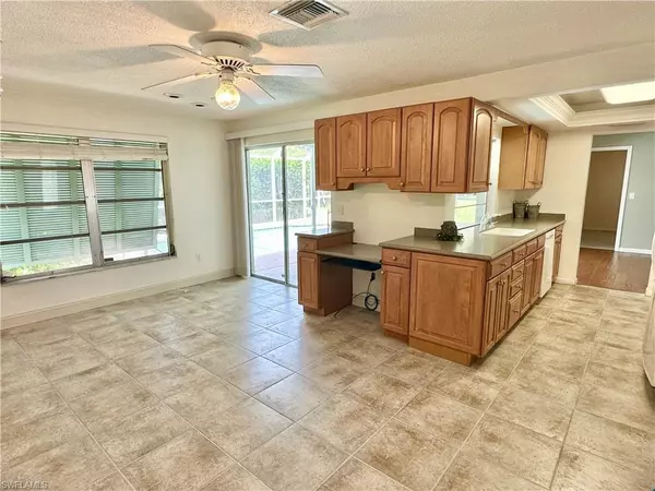 Fort Myers, FL 33919,5314 Shalley CIR E