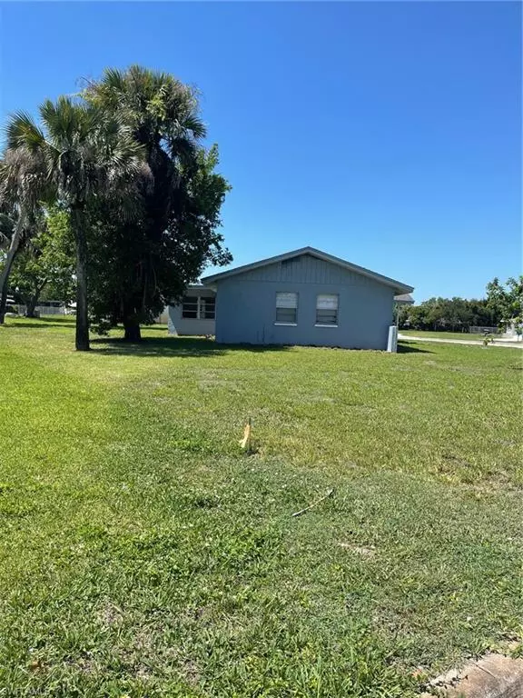 Lehigh Acres, FL 33936,614 Grandview CT