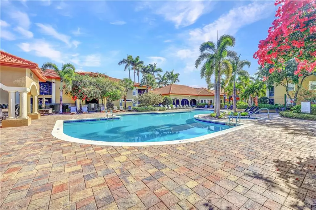 Bonita Springs, FL 34135,8960 Colonnades CT E #916